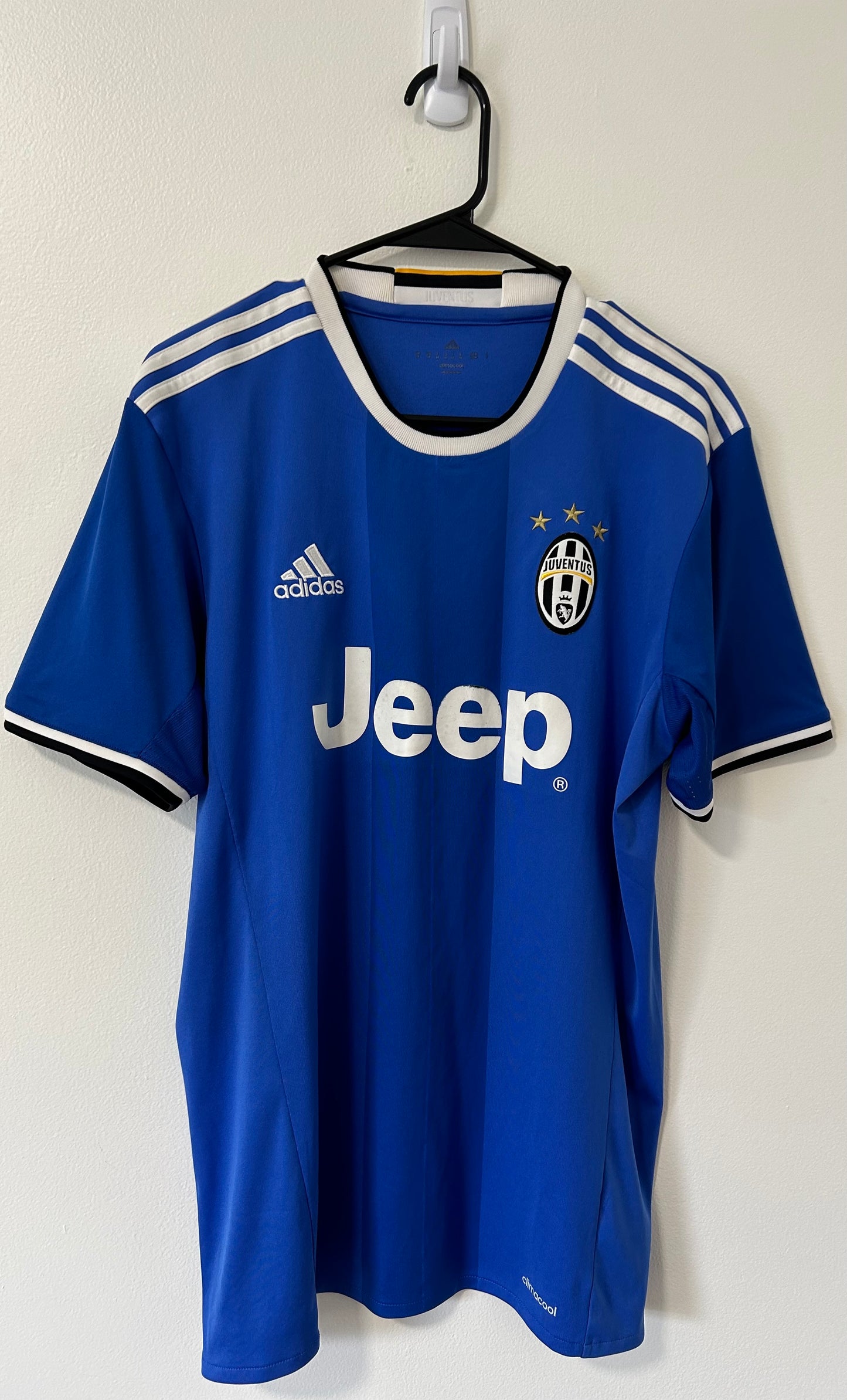 Juventus Away 2016/17 Mandžukić #17