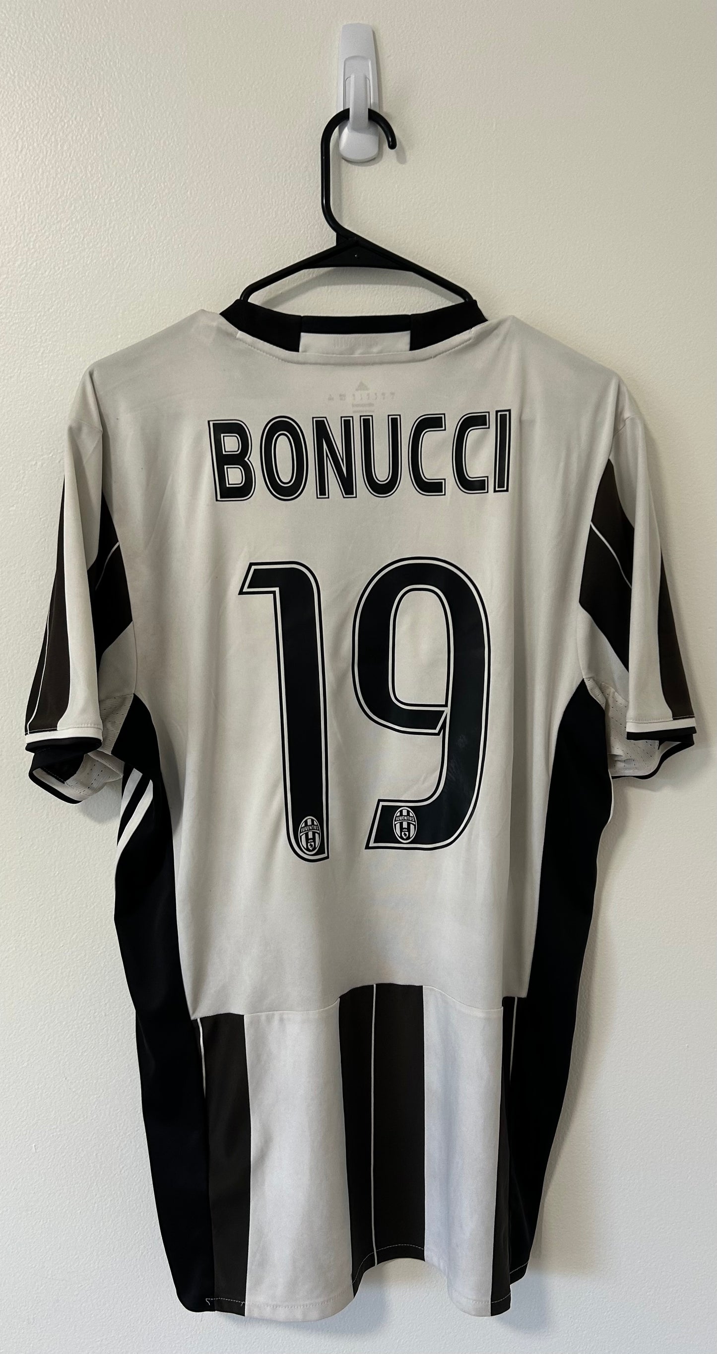 Juventus Home 2016/17 Bonucci #19