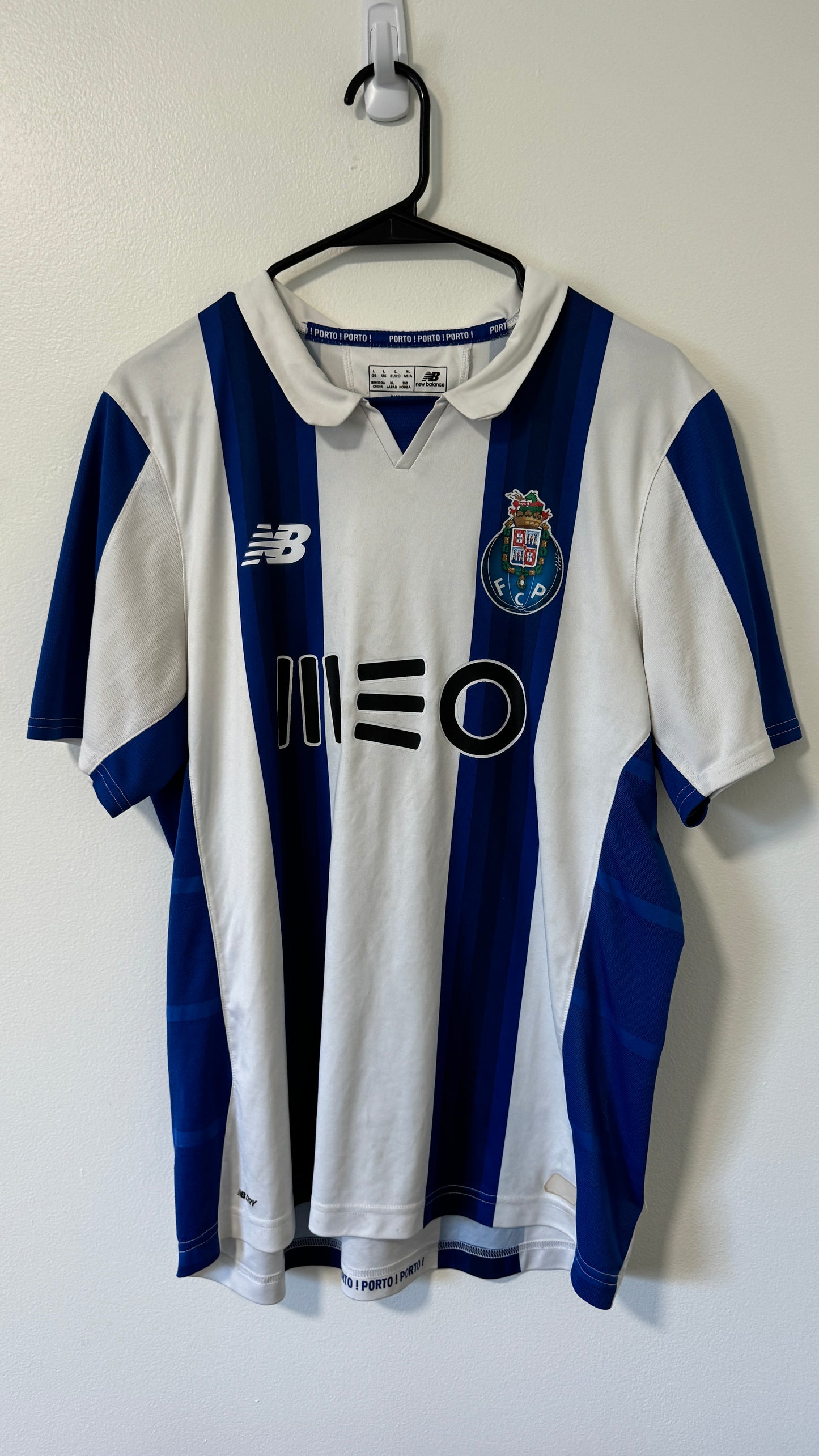 FC Porto Home 2016/17 Diogo Jota #19